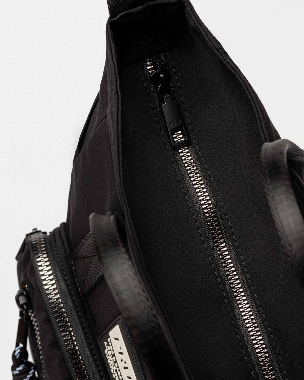 Bolso Al Hombro Forest en Nylon Negro