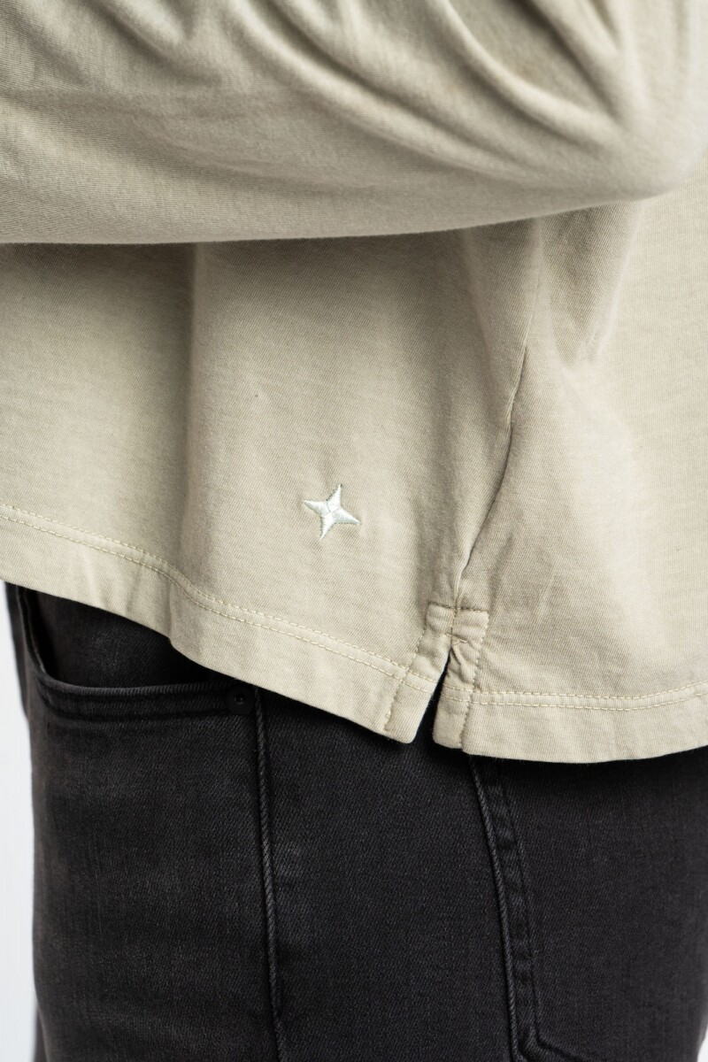 Remera Manga Larga Lavada Safari