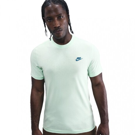 Remera Nike Club - Light Green 305