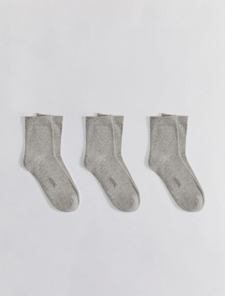 KIT DE 3 PARES DE MEDIAS CAÑO MEDIO GRIS