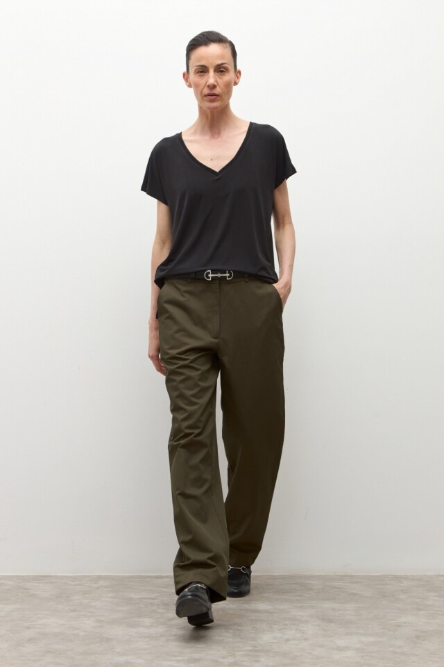 Blusa escote V negro