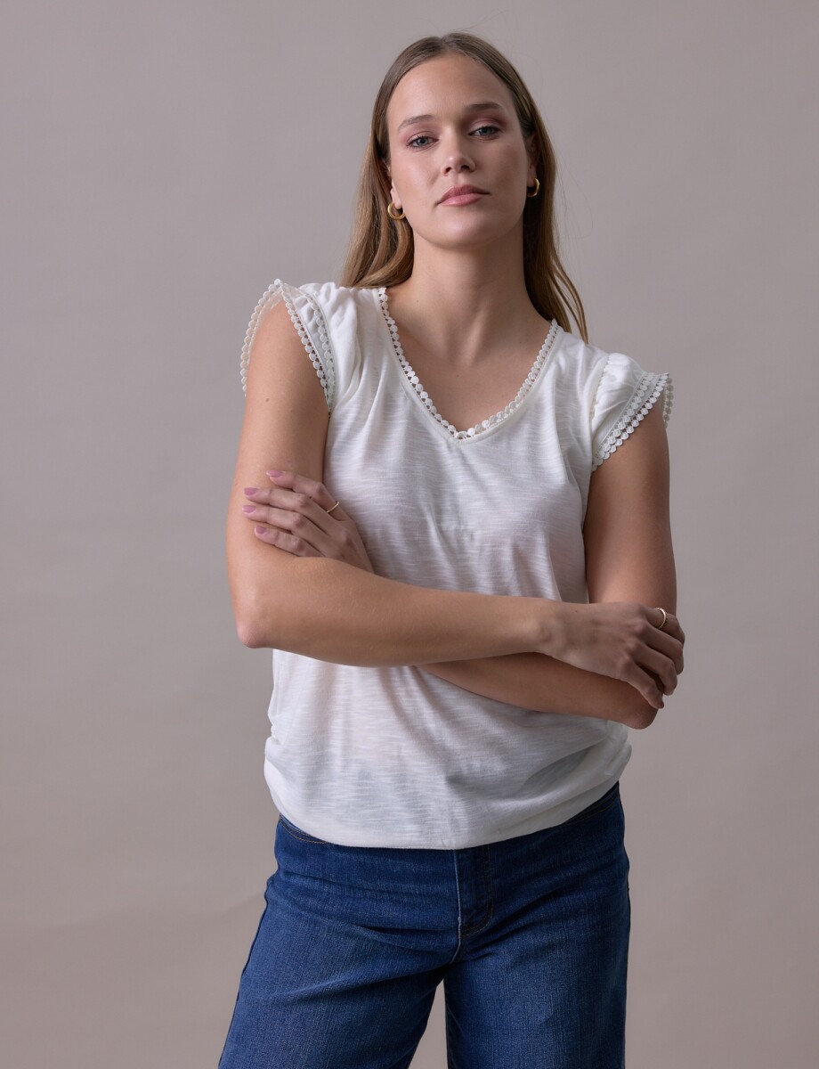 Remera Puntilla - Crudo 