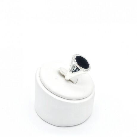 Anillo de plata 925 con ónix y circonias. Anillo de plata 925 con ónix y circonias.