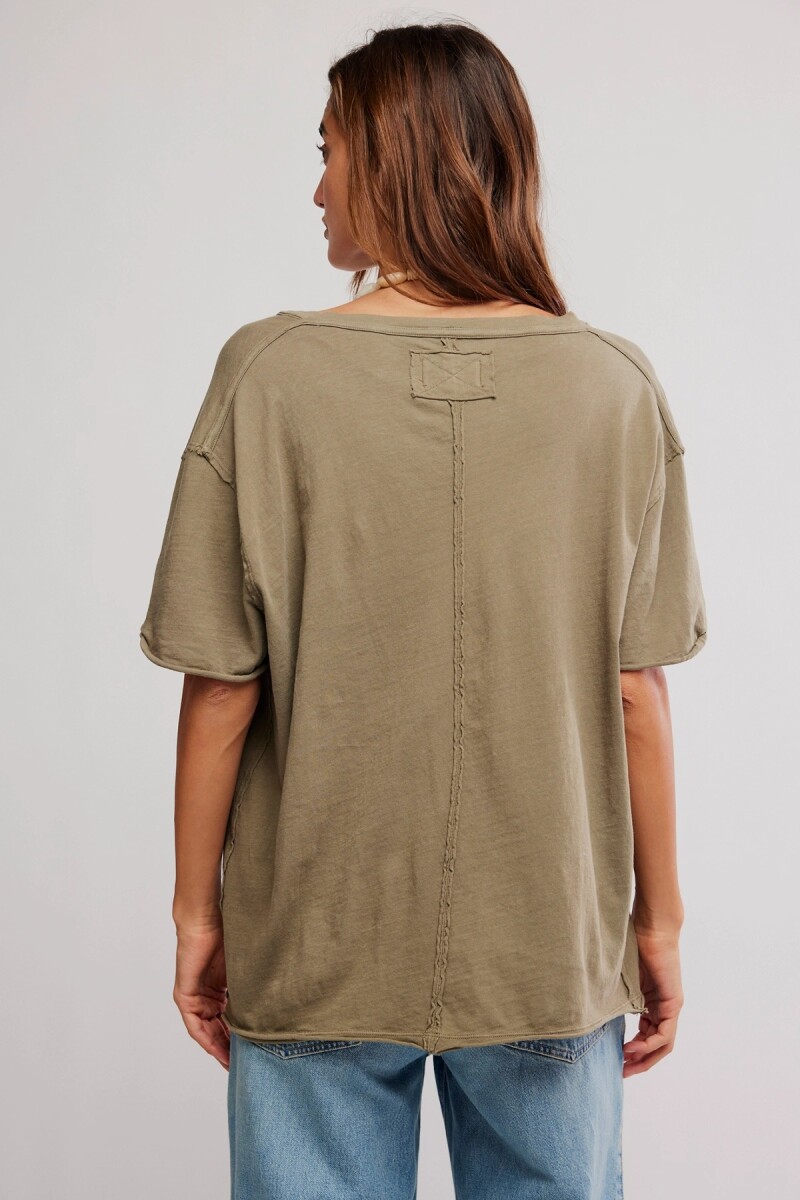 REMERA NINA V Oliva Pol