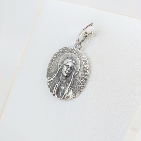 Medalla religiosa de plata 925, Virgen Inmaculada Concepción , diámetro 25mm*21mm. Medalla religiosa de plata 925, Virgen Inmaculada Concepción , diámetro 25mm*21mm.