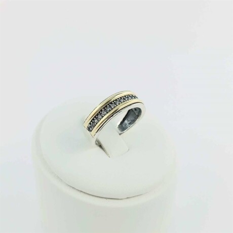 Anillo de Plata 925 con double de Oro 18k y Circonias. Anillo de Plata 925 con double de Oro 18k y Circonias.
