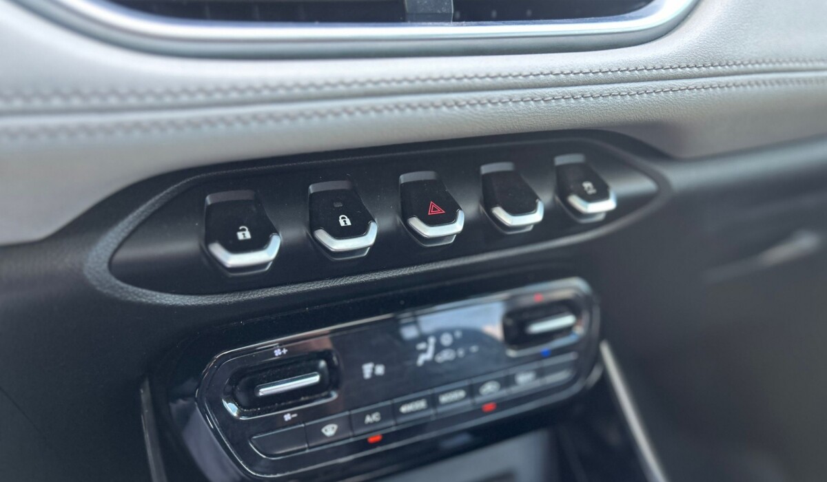 Chevrolet Captiva LT 1.5 AT - 2021 Chevrolet Captiva LT 1.5 AT - 2021