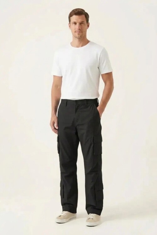 Pantalon cargo recto NEGRO