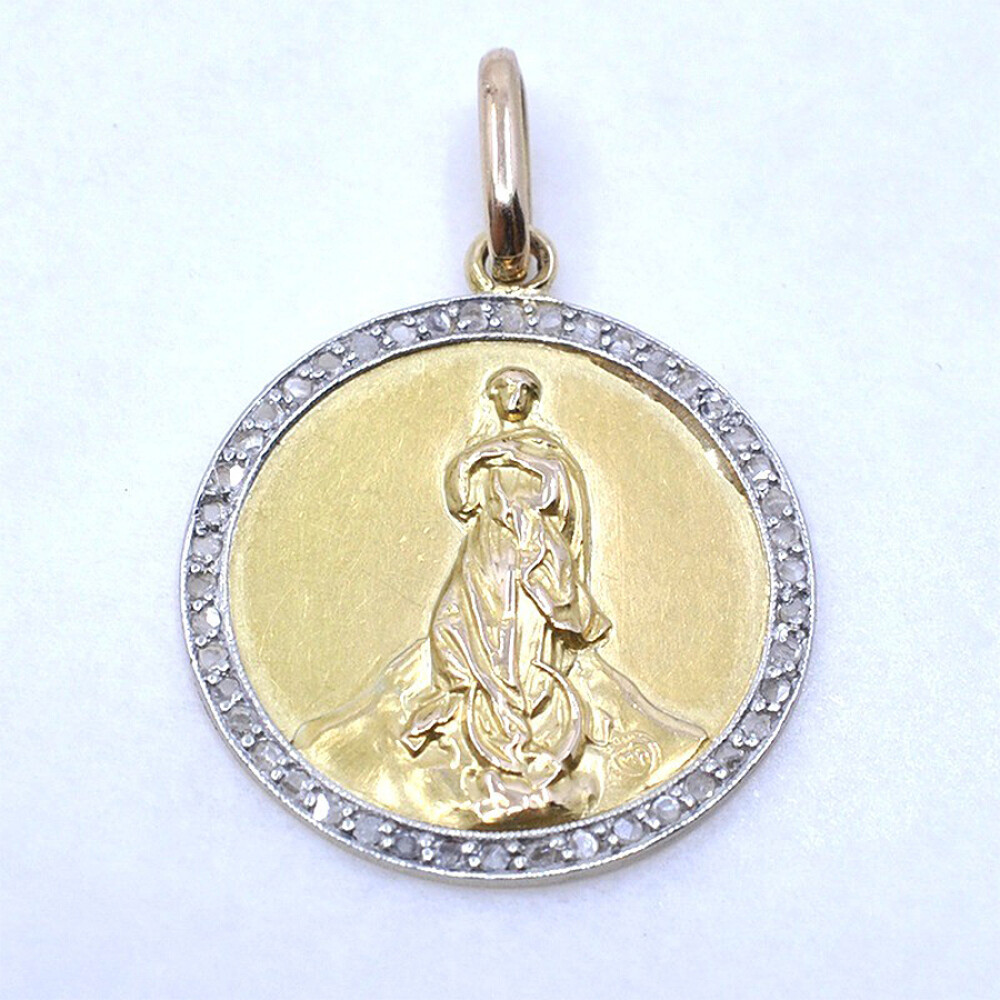Medalla Con Imagen Religiosa En Oro 18K Y Diamantes Medalla Con Imagen Religiosa En Oro 18K Y Diamantes