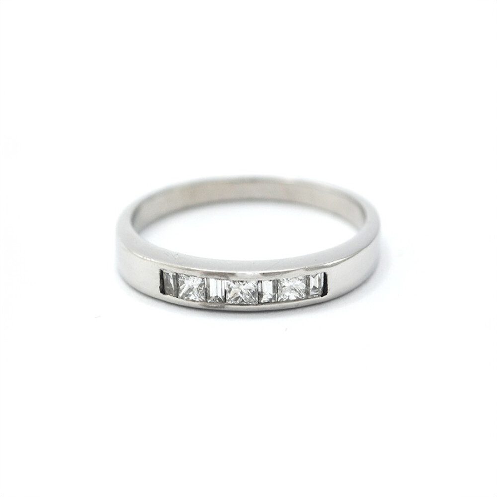 Anillo En Oro Blanco 18 K Y Brillantes Anillo En Oro Blanco 18 K Y Brillantes
