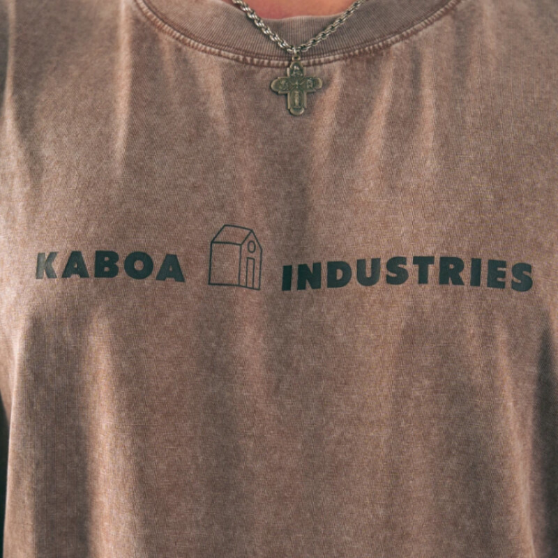 Remera Kaboa 6 Icons - Marrón Remera Kaboa 6 Icons - Marrón