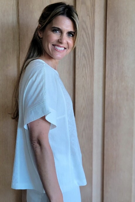Remera Clavel Crudo