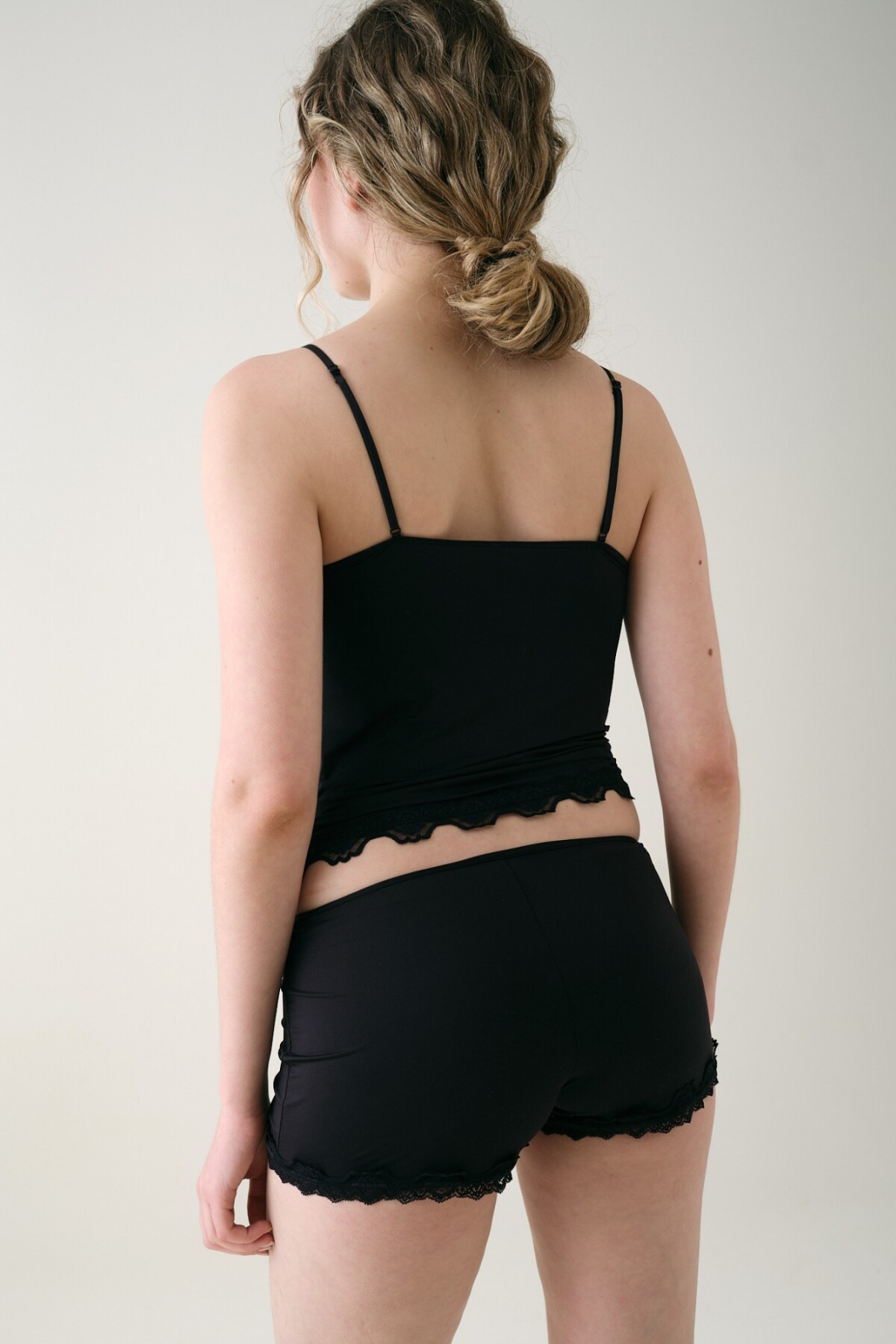 Top Entallado Microfibra Peach Negro