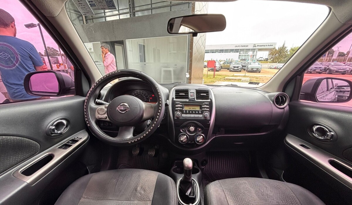Nissan March Extra Full - 2014 Nissan March Extra Full - 2014