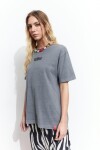 Remera washed bordada daydream gris