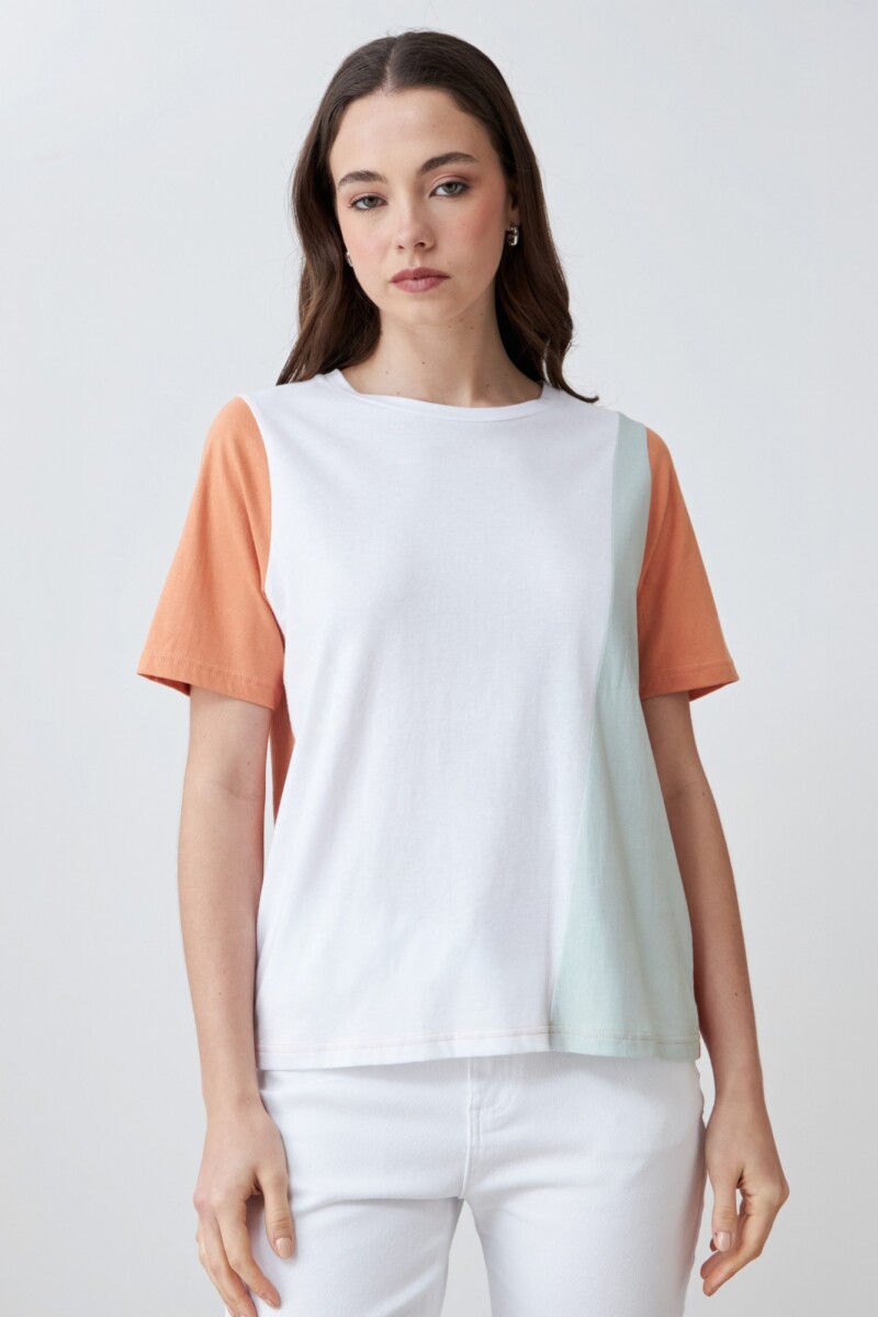 Remera color block blanco