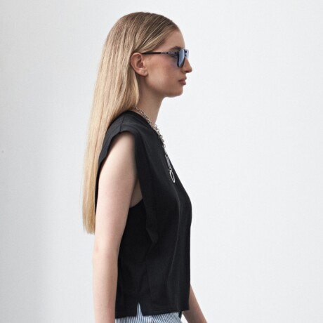 REMERA BOLETUS Negro