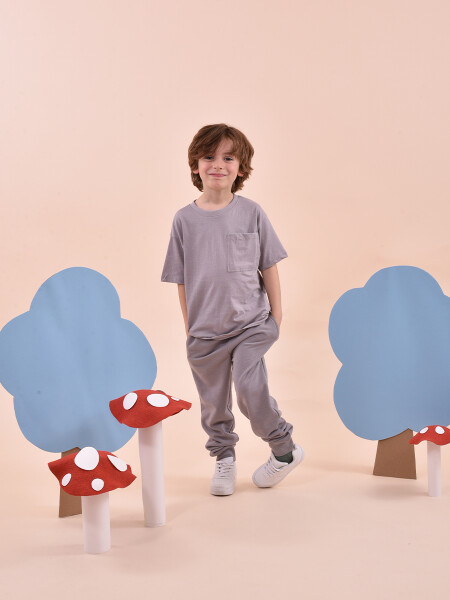 REMERA NACHO BOY GRIS OSCURO