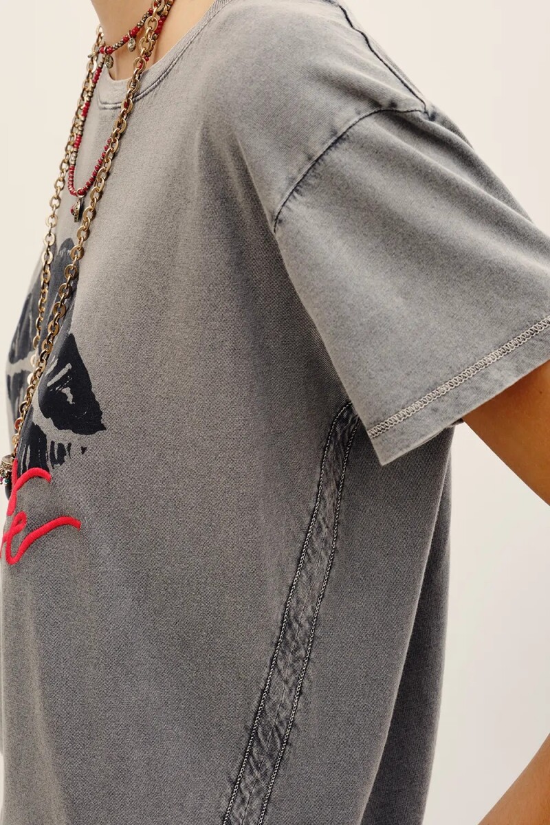 REMERA KISS Gris Oscuro