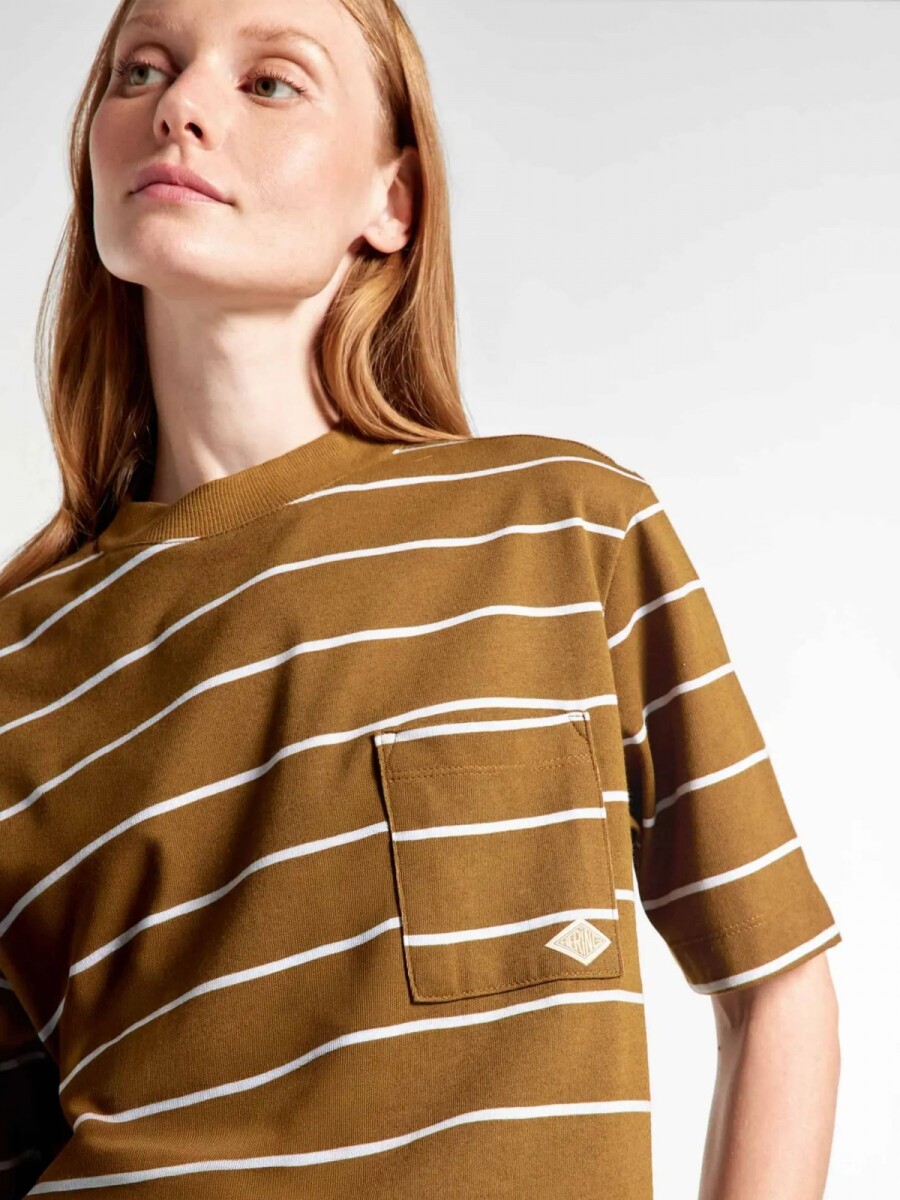CAMISETA CON RAYAS Y BOLSILLO - MARRÓN 