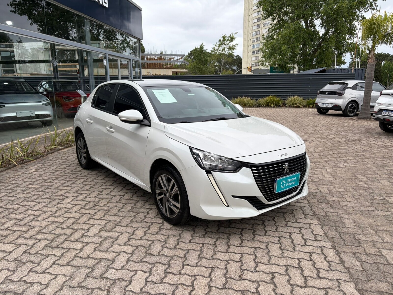 Peugeot 208 Allure 1,6 - 2022 