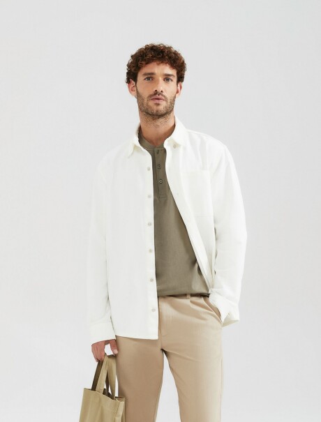 CAMISETA DE CUELLO CON TEXTURA VERDE