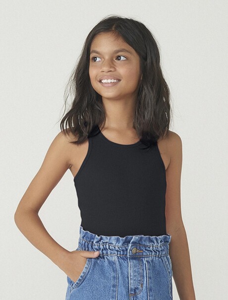 MUSCULOSA BÁSICA INFANTIL EN TELA CANALADA NEGRO