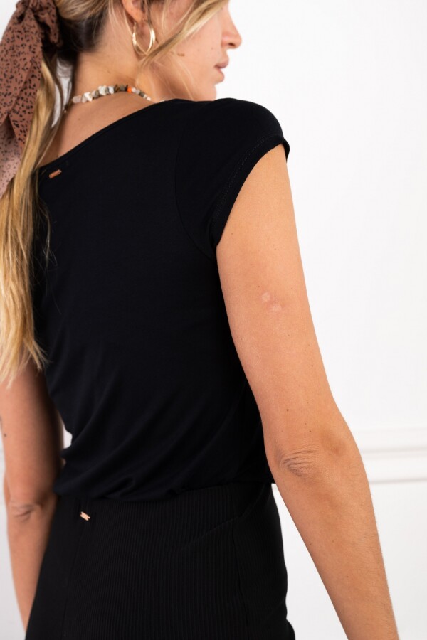 Remera Negro