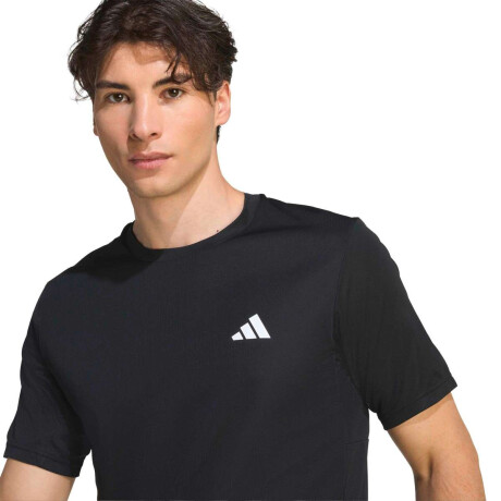 Remera Workout Essentials Base de Hombre Negro