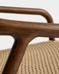 Butaca Derile de madera maciza de roble acabado nogal y cuerda de papel beige Butaca Derile de madera maciza de roble acabado nogal y cuerda de papel beige