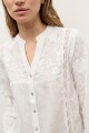 Camisa puntillas y bordados blanco