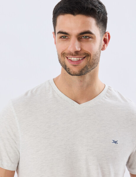 REMERA BÁSICA V DE ALGODÓN Gris