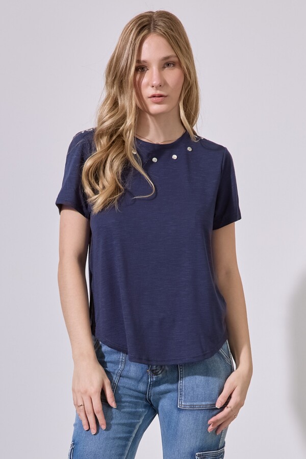 Remera Tachas AZUL