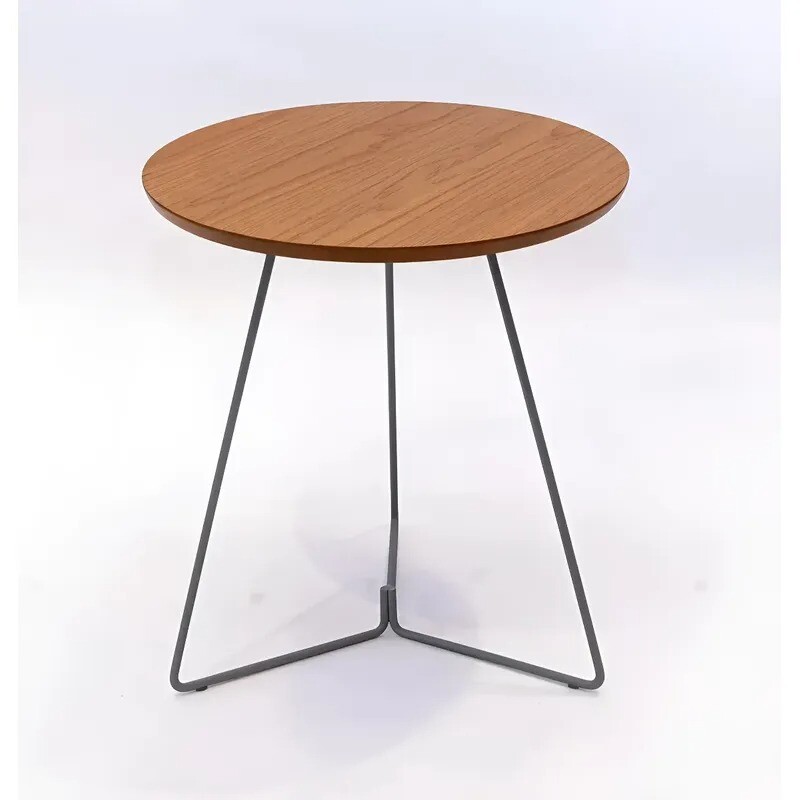 MESA LATERAL REDONDA - TAPA DE MADERA COLOR MIEL Y PIE EN METAL GRAFITO MESA LATERAL REDONDA - TAPA DE MADERA COLOR MIEL Y PIE EN METAL GRAFITO