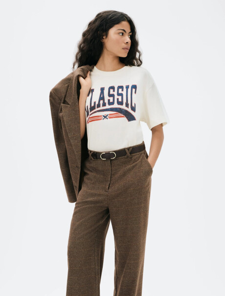 CAMISETA CON ESTAMPA MODELO OVERSIZE BEIGE