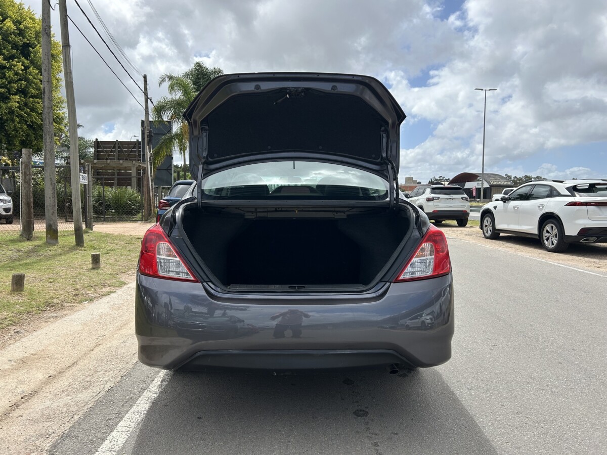 Nissan Versa 2020 EXCELENTE ESTADO! | Permuta / Financia Nissan Versa 2020 EXCELENTE ESTADO! | Permuta / Financia