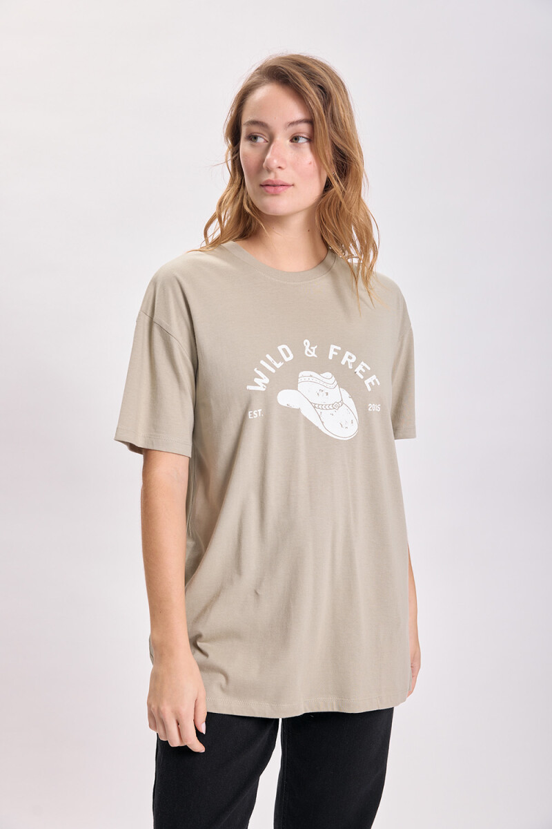 Remera oversize estampa Oliva