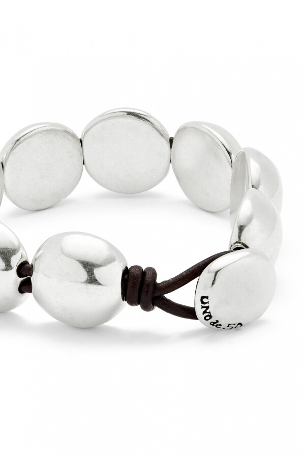 PULSERA DE CUERO CON CUENTAS GRANDES DE ALEACIÓN DE METALES BAÑADAS EN PLATA DE LEY Pulsera