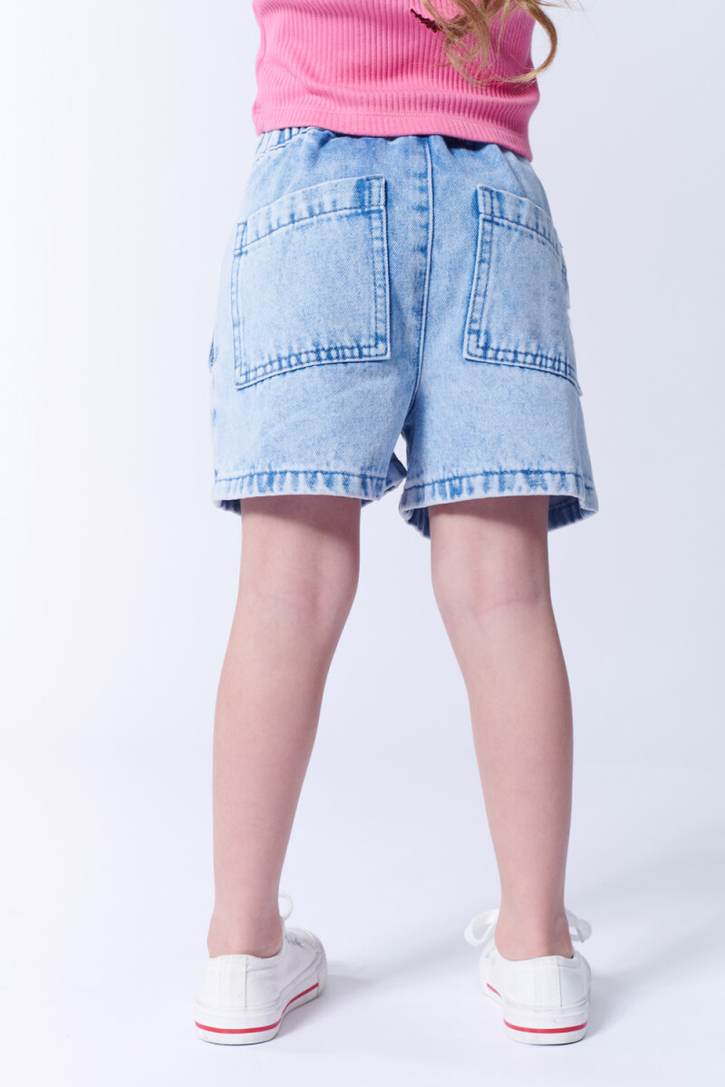 Short Jean Con Pinzas Celeste