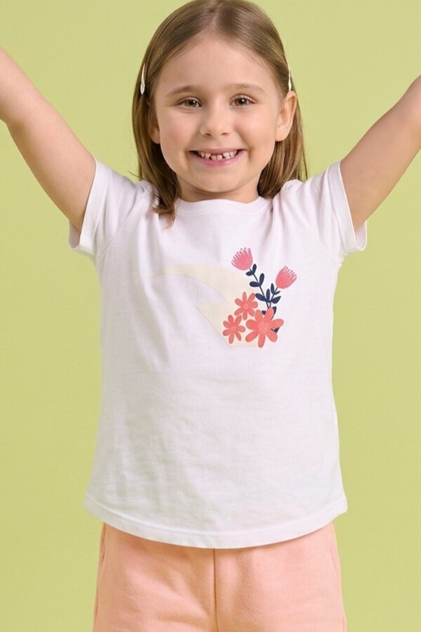 Remera con Serigrafia. Remera con Serigrafia.