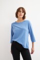 Remera cuello Bote azul claro