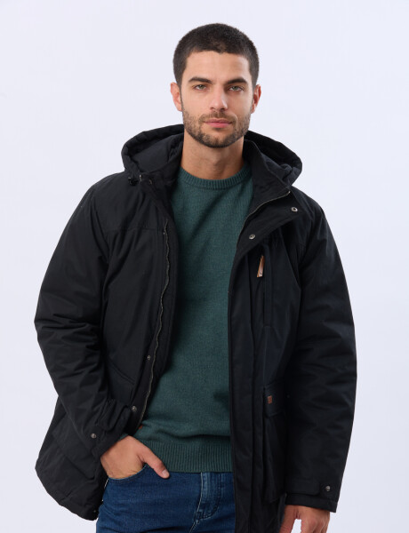 CAMPERA CON CAPUCHA DESMONTABLE Negro