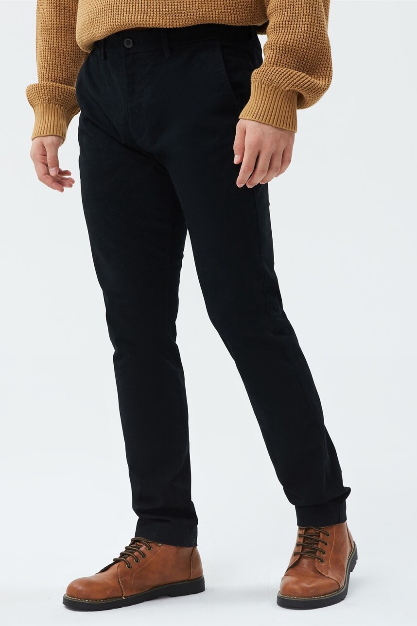 Pantalón Khaki Skinny Hombre True Black