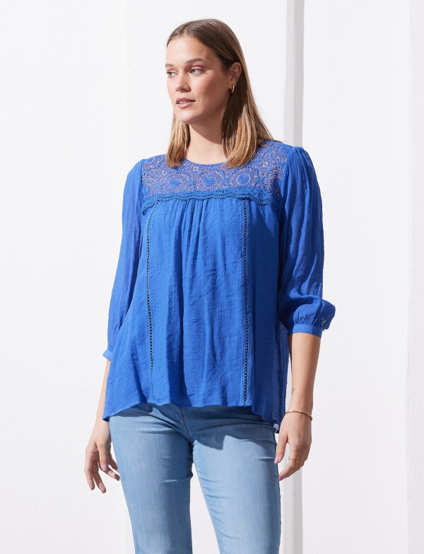 Blusa Crochet ROYAL