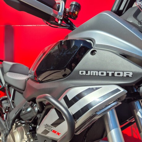 QJ SRT 600 SX Negro