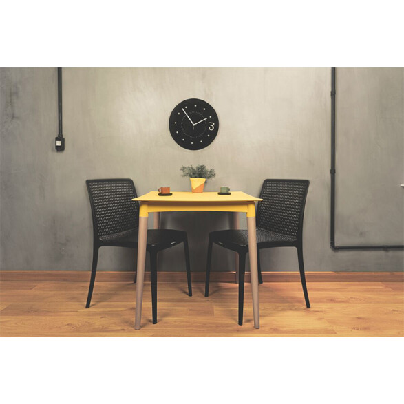 Silla apilable negra ISABELLE con respaldo calado -TRAMONTINA TD0623