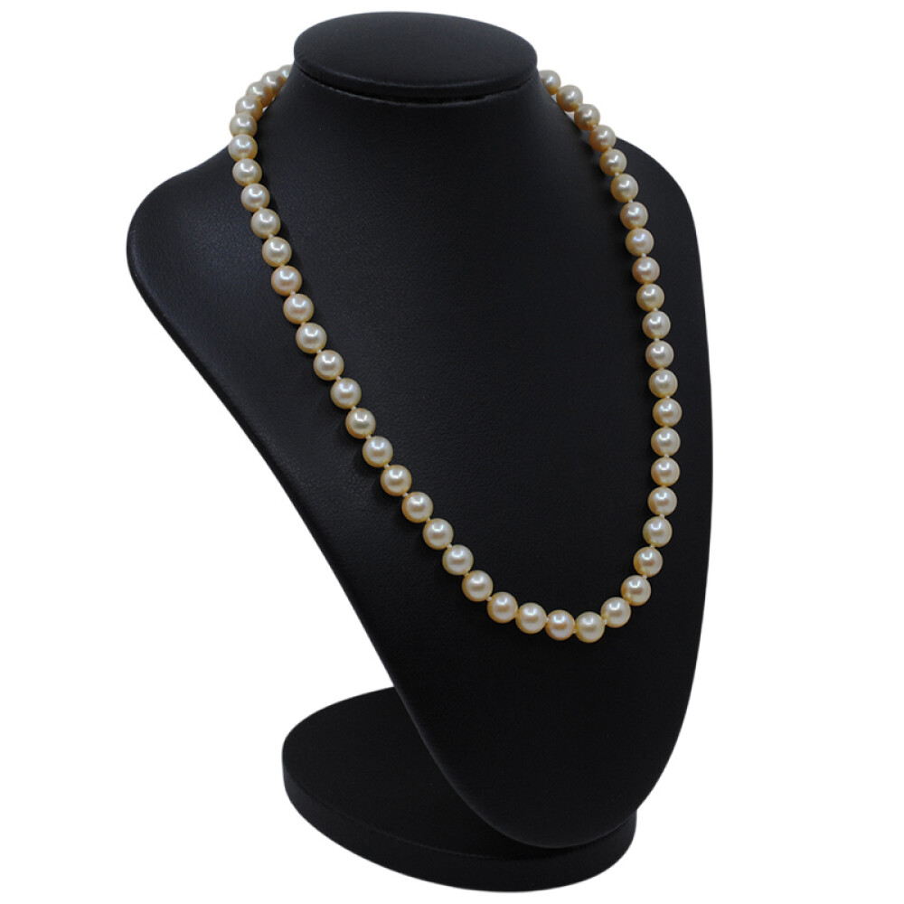 Collar de perlas de cultivo de 7 a 7,5 mm, con broche en oro 18k. Largo 44,cm Collar de perlas de cultivo de 7 a 7,5 mm, con broche en oro 18k. Largo 44,cm