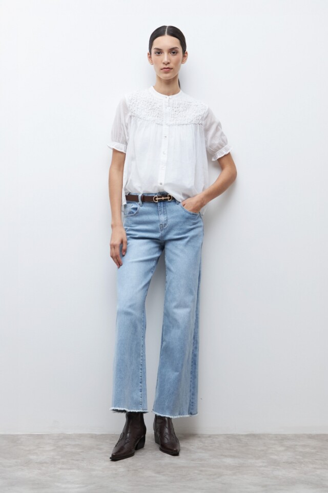 Camisa con frunces blanco