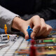 Juego de Mesa Clue - Juegos de Misterio para 2 a 6 Jugadores Juego de Mesa Clue - Juegos de Misterio para 2 a 6 Jugadores