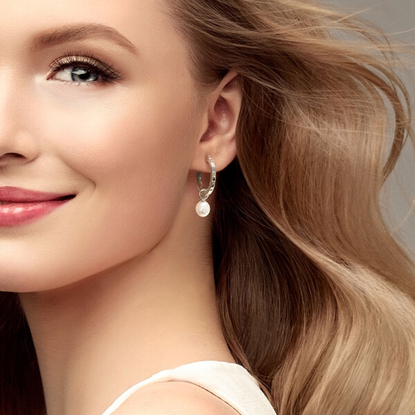 Accesorio colgante para aros de oro 18k blanco con perlas Accesorio colgante para aros de oro 18k blanco con perlas